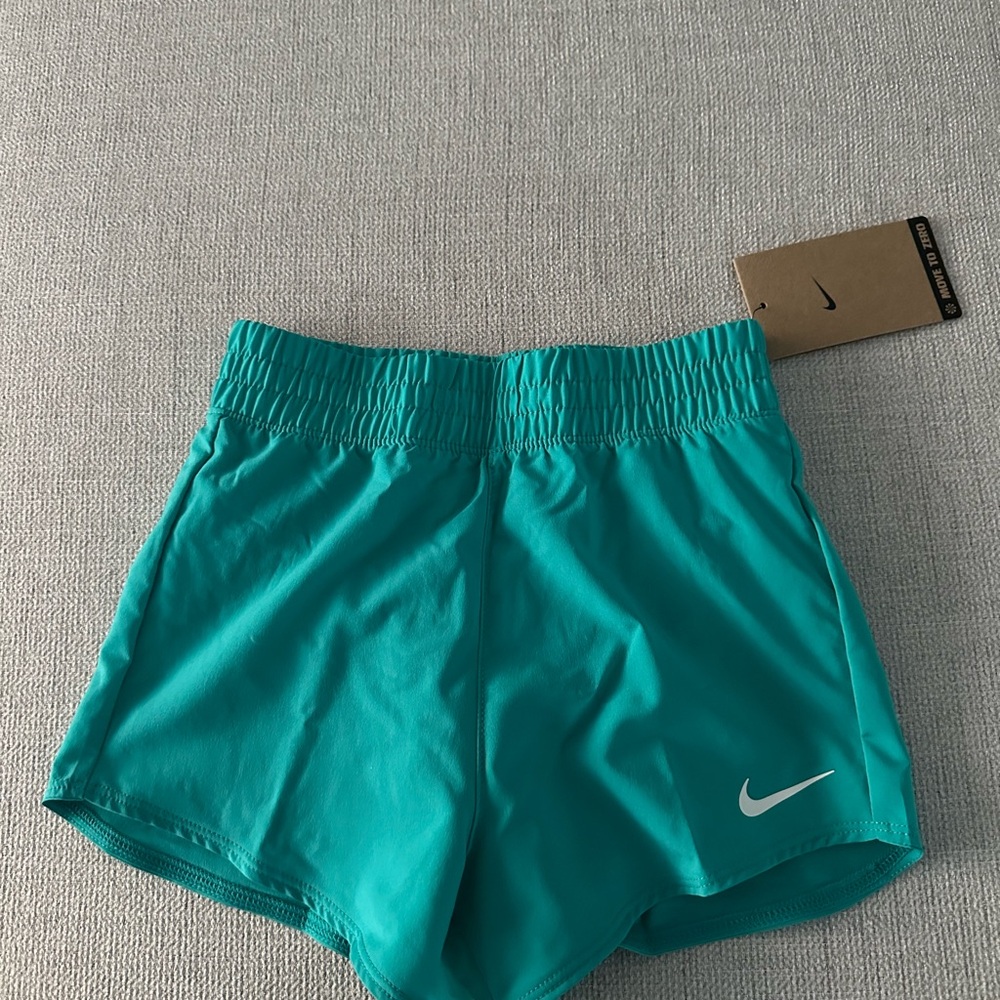 Nike Girls Shorts. Size 6. NWT
